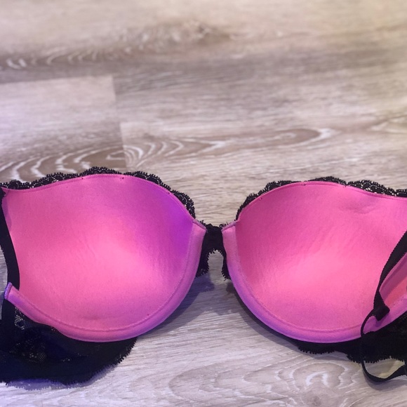 Victoria’s Secret Push-up Bra - Picture 3 of 4